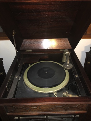 Edison Disc Phonograph C 150 SM95223
Pic 2 Edison Disc Phonograph C 150 SM95223
Pic 2